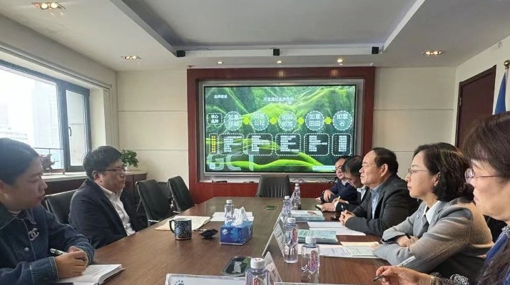 春潮涌動(dòng)，使命催征。全國(guó)兩會(huì)勝利閉幕后，3月11日至13日，全國(guó)政協(xié)委員，甘肅文旅集團(tuán)黨委書(shū)記、董事長(zhǎng)石培文帶領(lǐng)集團(tuán)黨委副書(shū)記、總經(jīng)理馬文玫、集團(tuán)分管負(fù)責(zé)同志及相關(guān)子公司負(fù)責(zé)人，以“開(kāi)局即決戰(zhàn)、起步即